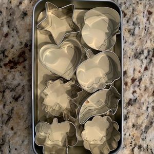 Pampered chef cookie cutters